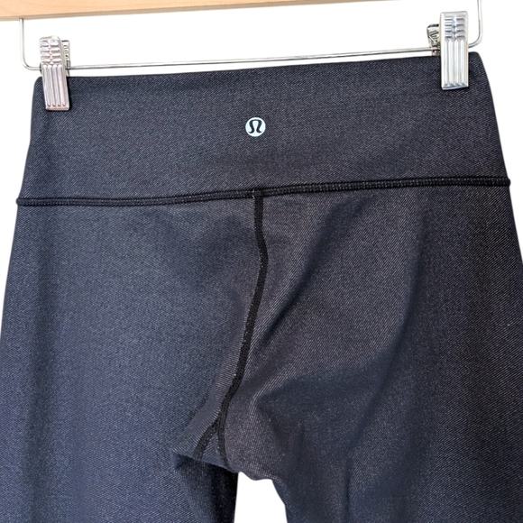 Lululemon Snaptastic Pant Denim Blue Rare Snap To Crop Rel: 2009 Women's size 4 - Picture 8 of 15